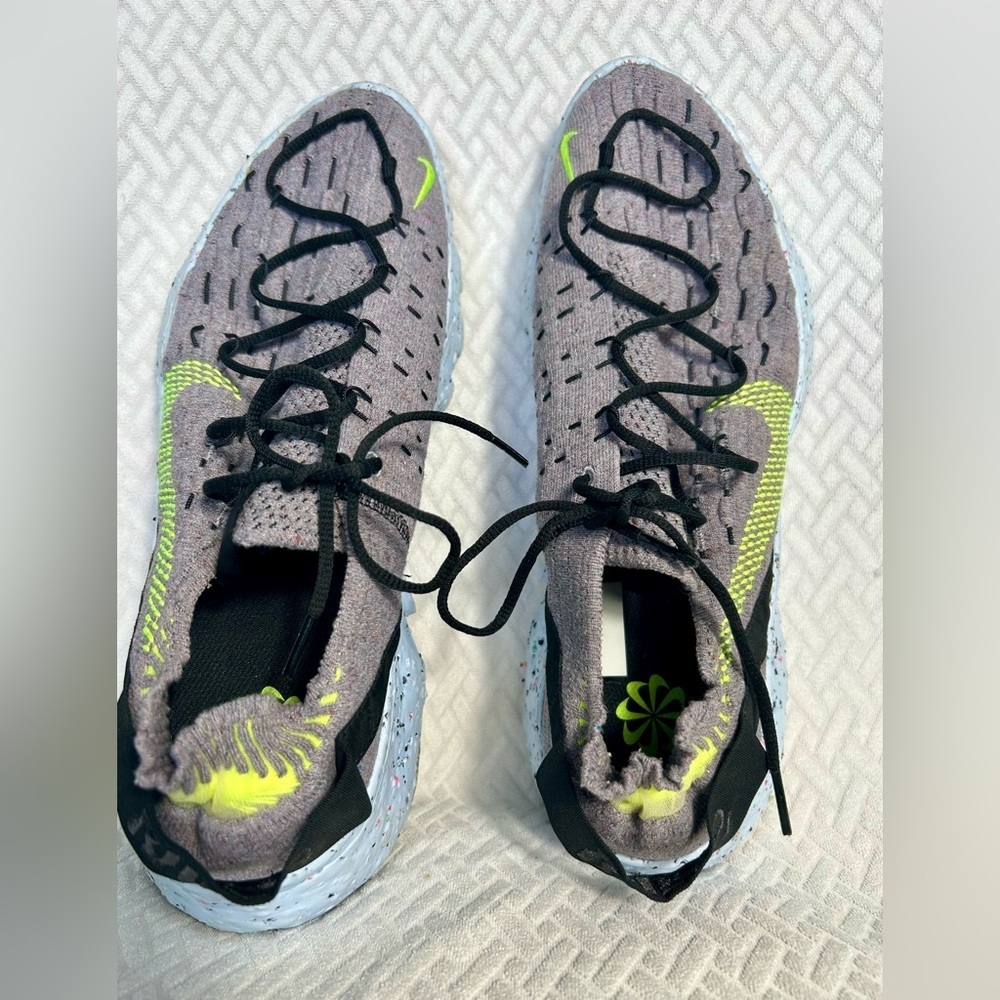 Nike Space Hippie 04 Men's Sz.12 Wolf Grey Dark Smoke Volt CZ6398-001. - Picture 7 of 8